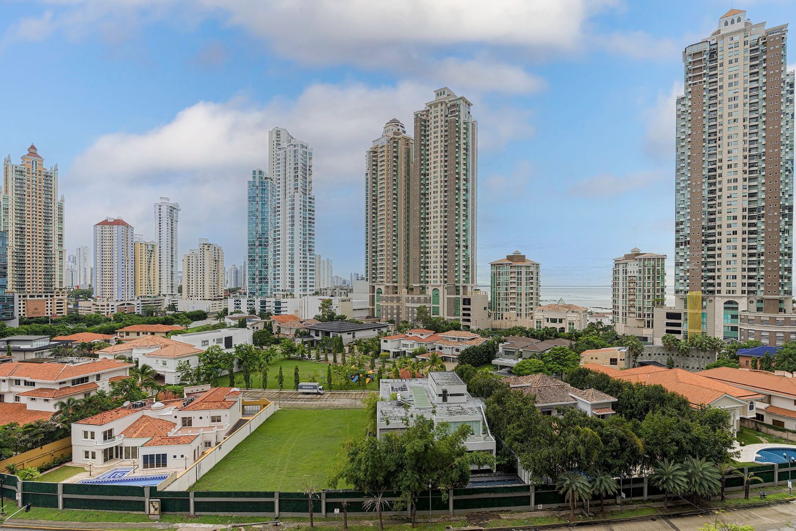 VIP Housing | Bienes Raices y Relocation