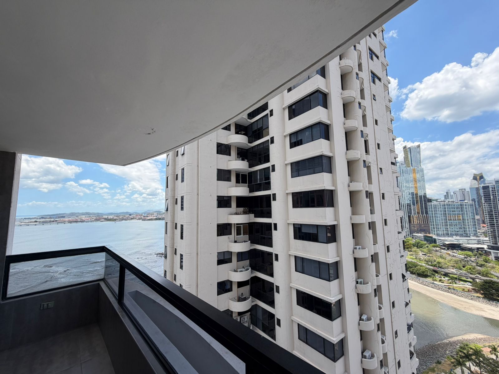 VIP Housing | Bienes Raices y Relocation